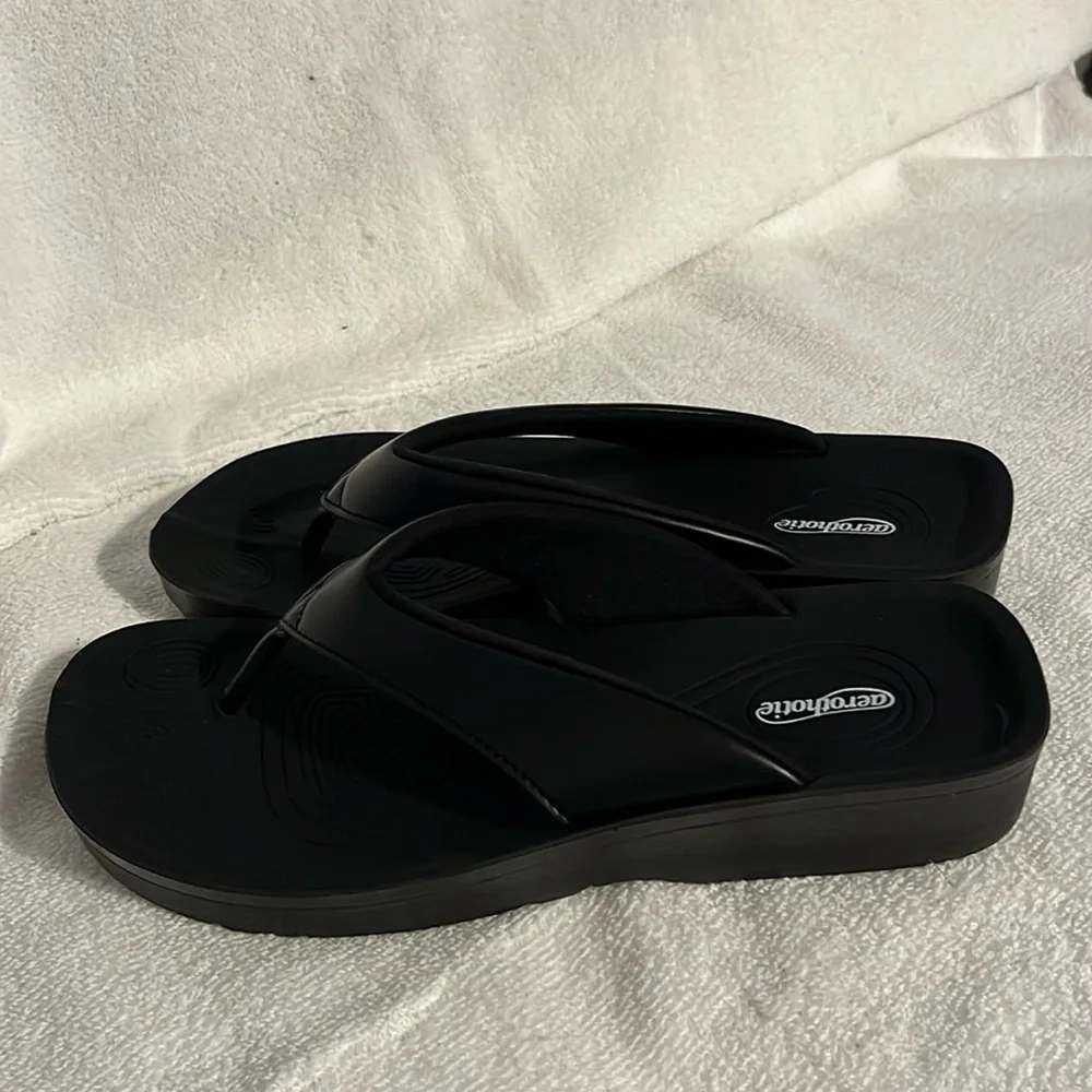 Comfortable Black Flip Flops
